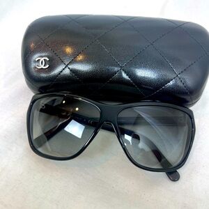 Chanel black frame womens sunglasses 5153 glasses